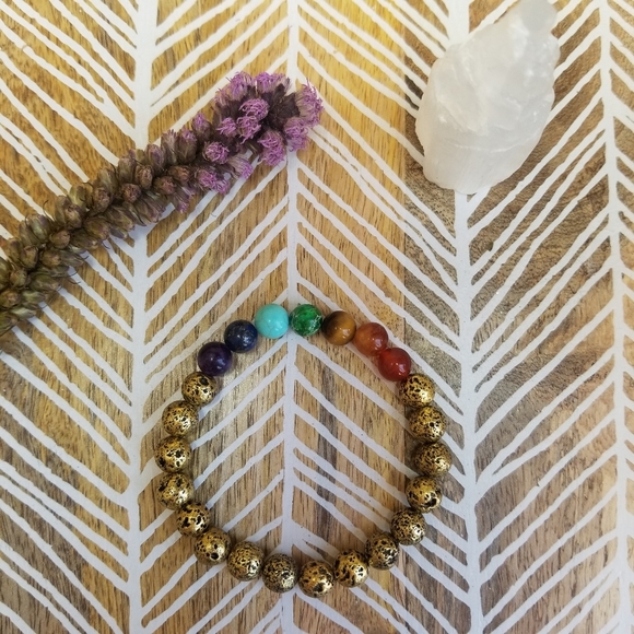 7 Chakra Healing Gold Lava Bead Stretch Bracelet - Picture 4 of 7